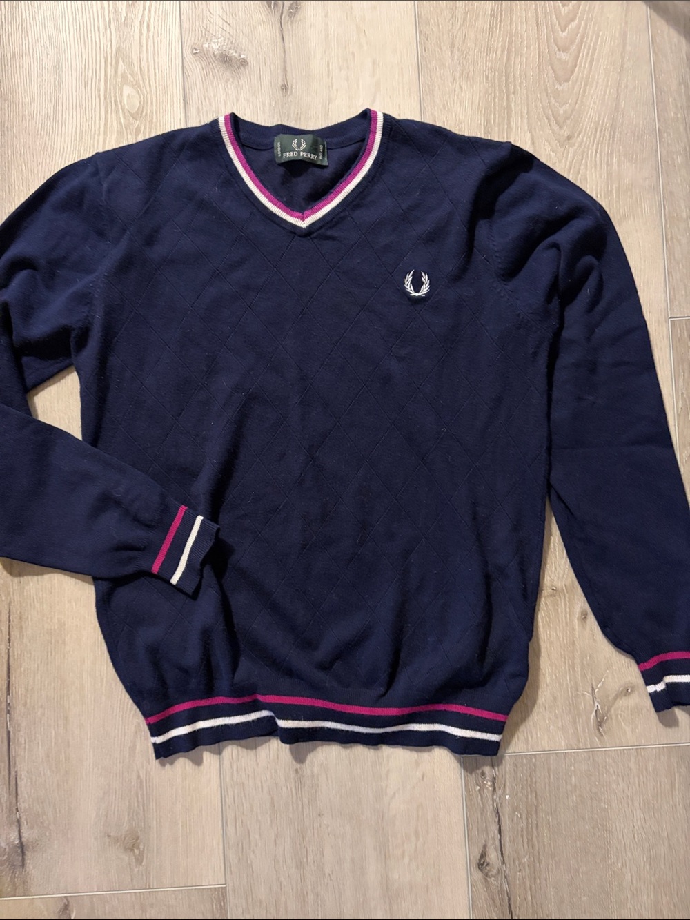 GUC Fred Perry Women’s Sz M Navy Blue, White and Plum Tipped Argyle Sweater - Picture 2 of 4